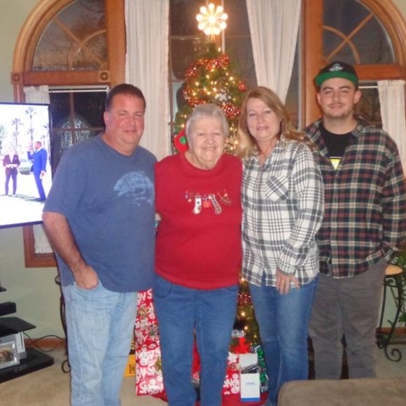 Meet your Posher, Ronda - Picture 1 of 1